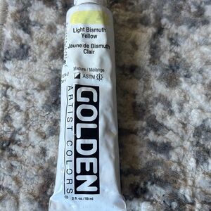 Light Bismuth Yellow Paint